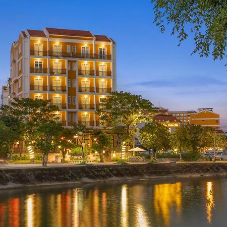 Royal Riverside Hoi An Hotel & Spa Exteriör bild